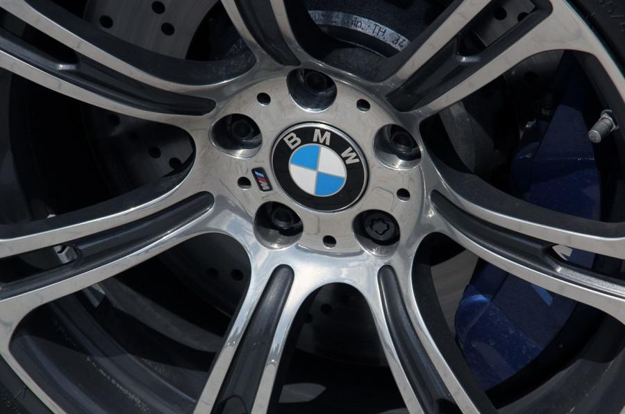  BMW M6 Convertible 2013 года  (фото 26 из 36)